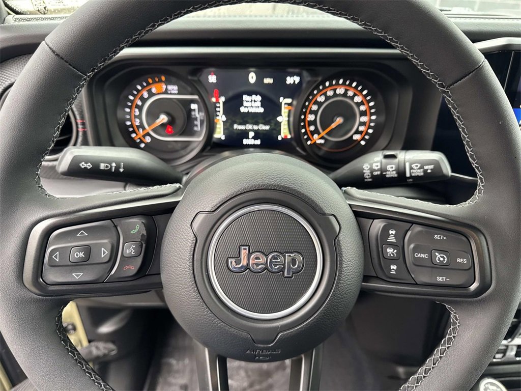 Used 2025 Jeep Wrangler Unlimited Rubicon image 24