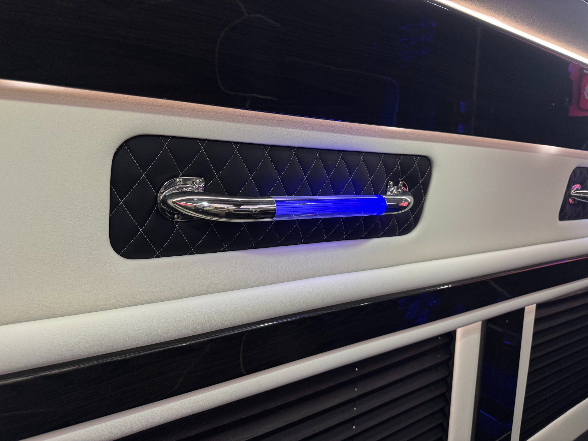 Used 2024 Mercedes-Benz Sprinter 3500 image 45