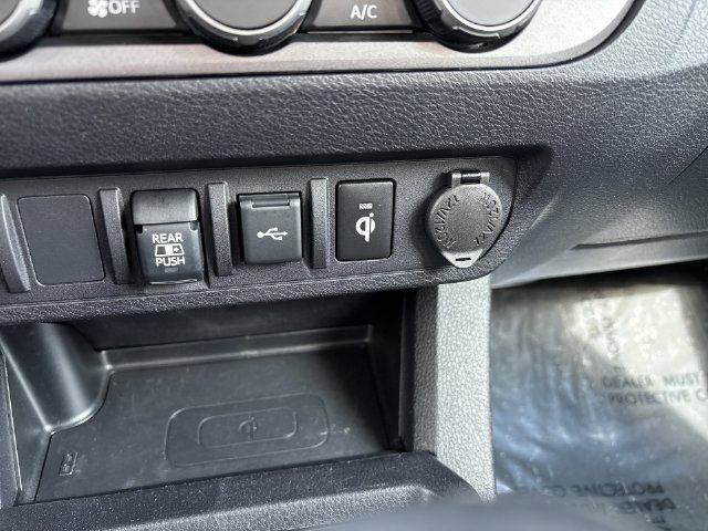 Used 2022 Toyota Tacoma TRD Off-Road AWD/4WD image 26