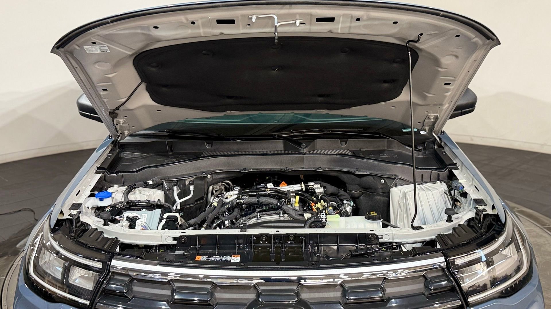 Used 2025 Ford Explorer Active w/ Active Comfort Package image 96