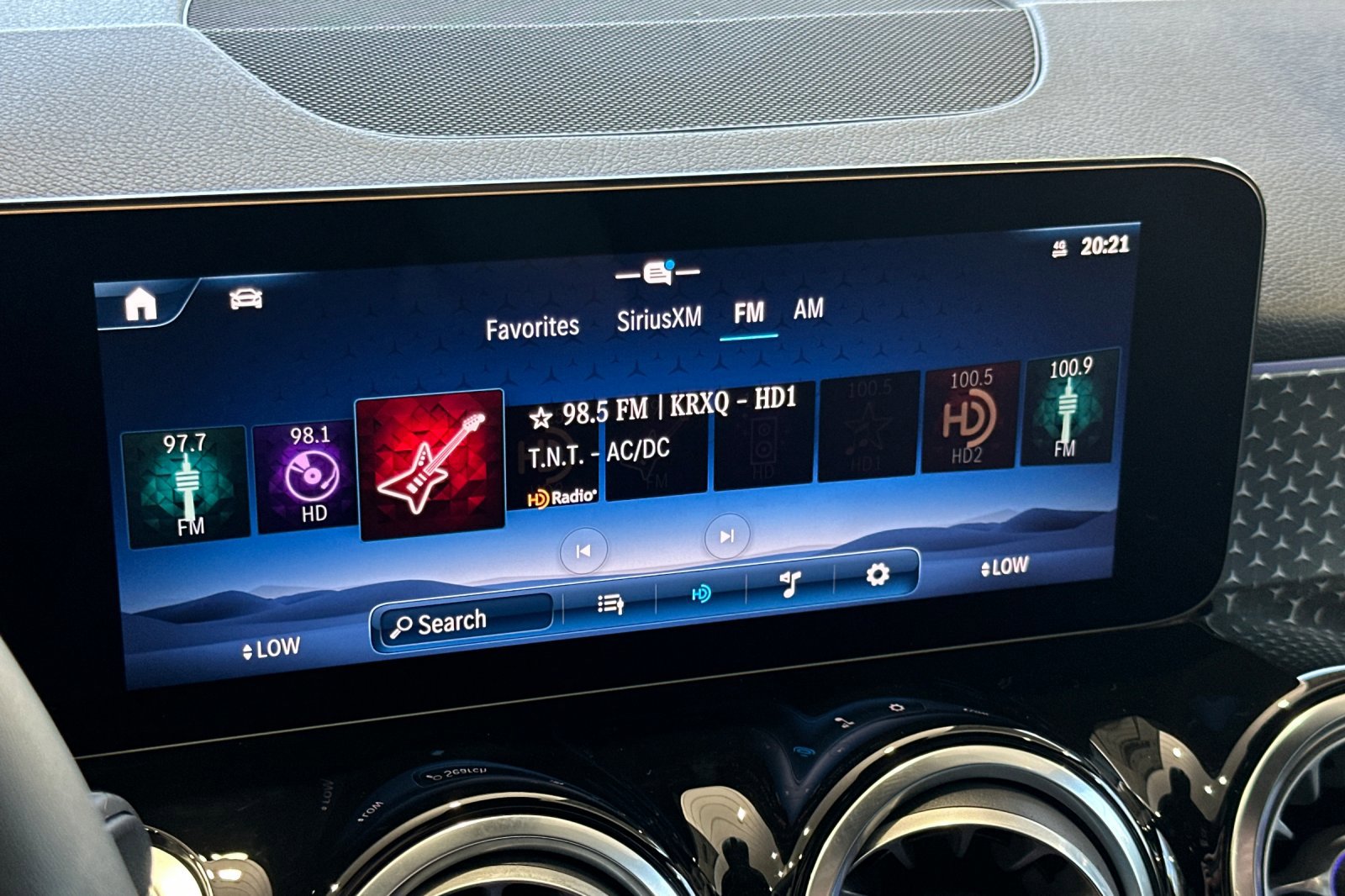 New 2025 Mercedes-Benz GLB 250 250 image 18