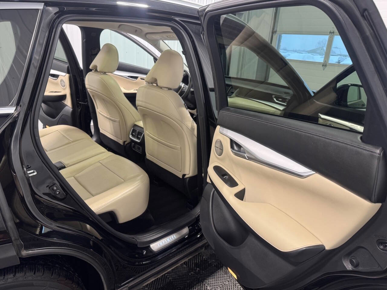 Used 2019 INFINITI QX50 Essential w/ Premium Heat Package image 24