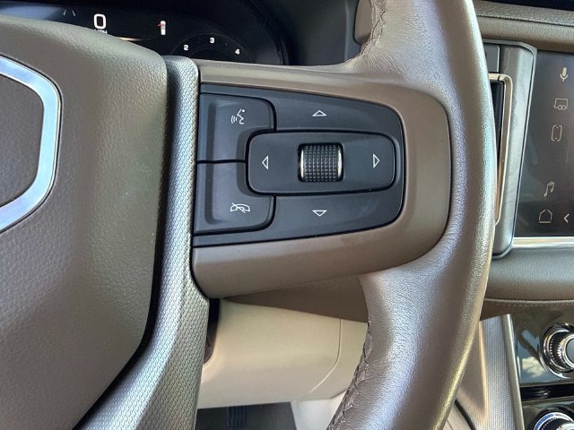 Used 2023 GMC Yukon XL Denali w/ Advanced Technology Package AWD/4WD image 29