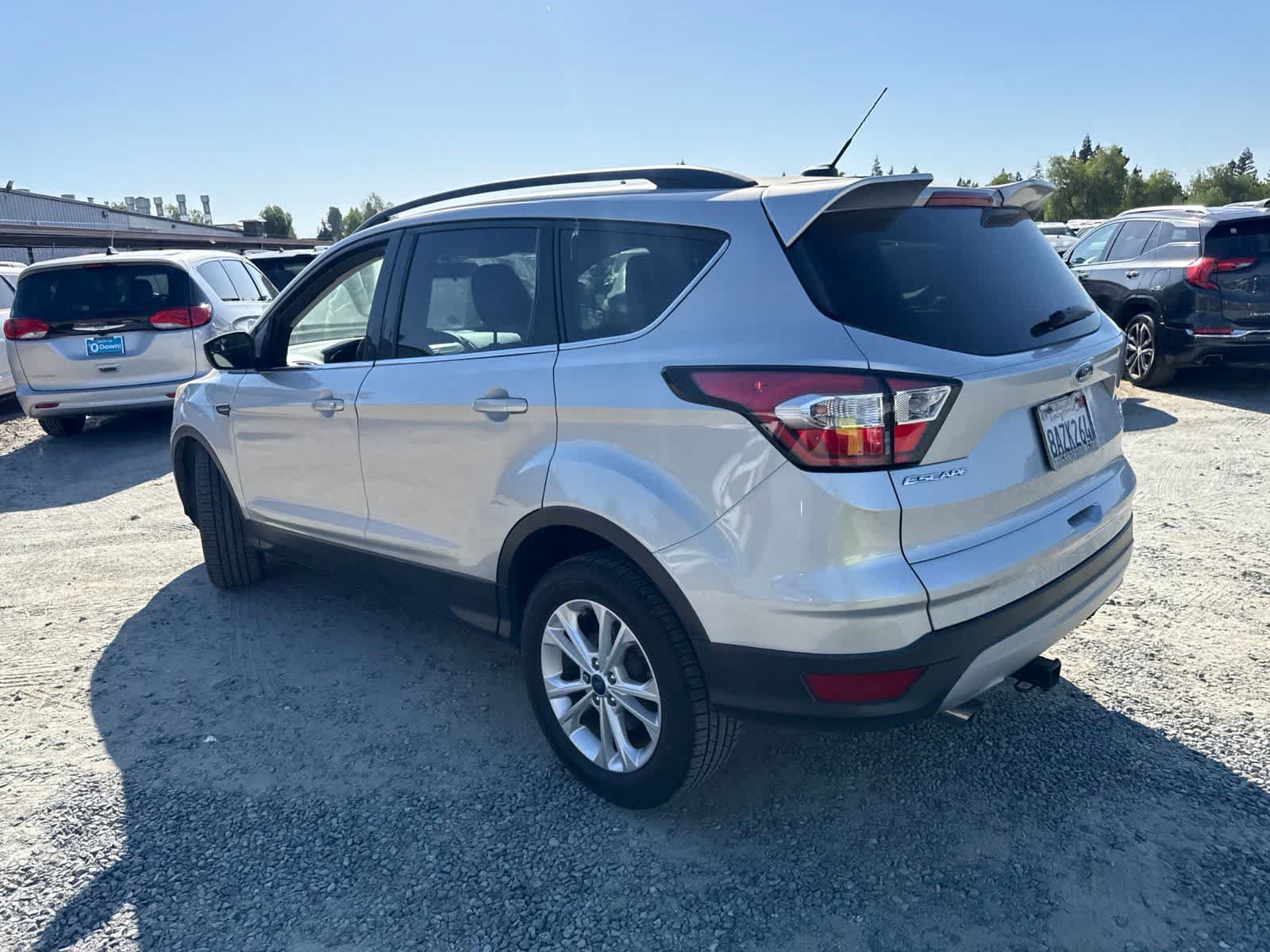 Used 2018 Ford Escape SE FWD image 7