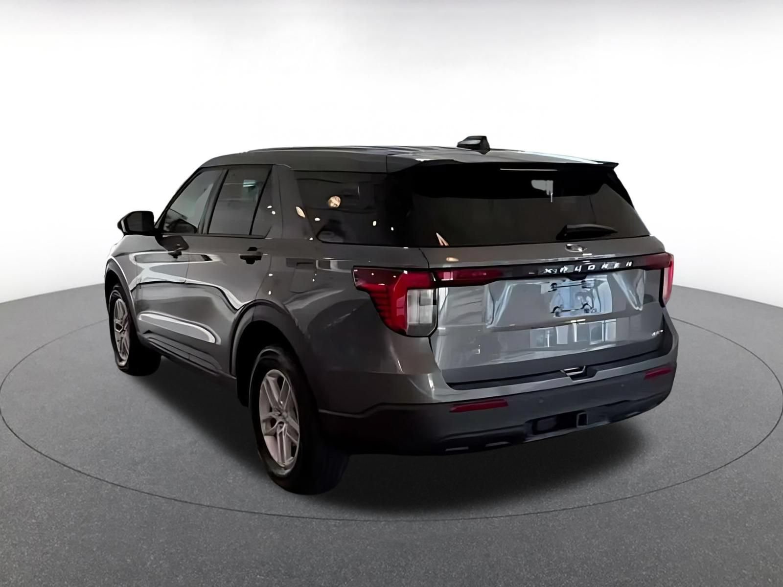 Used 2026 Ford Explorer Active AWD/4WD image 10