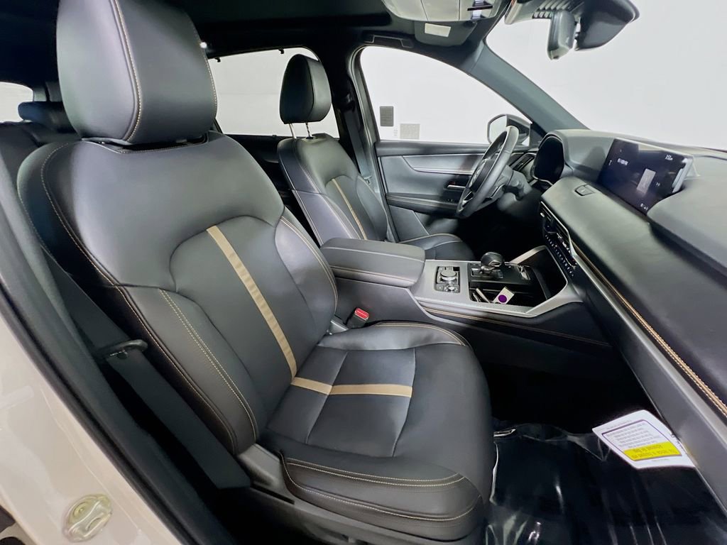 Used 2025 MAZDA CX-70 Plug-In Hybrid w/ Premium Plus image 24