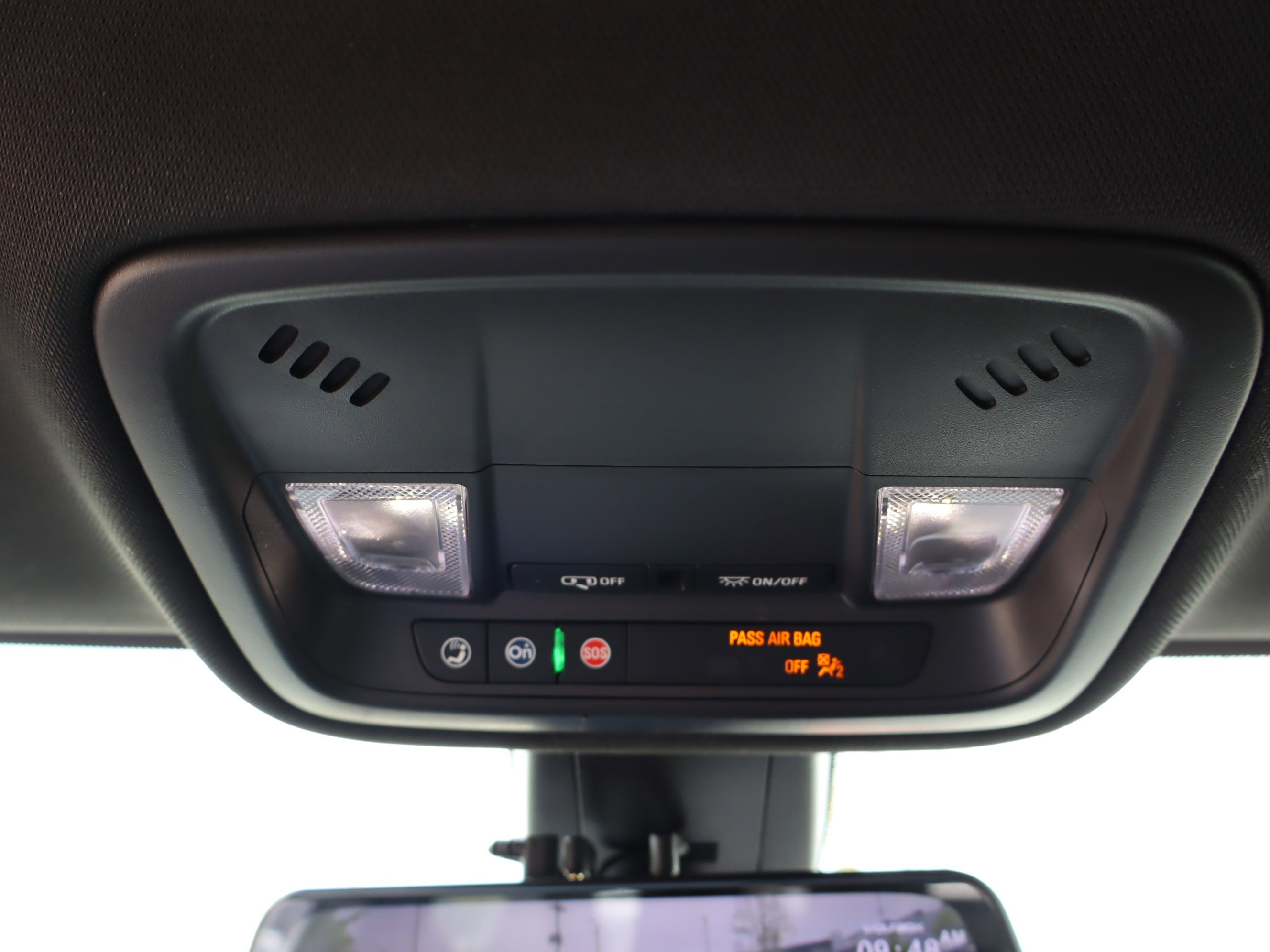 Used 2022 Chevrolet Traverse LT FWD image 31