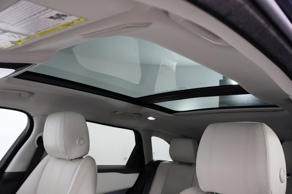 Used 2021 Land Rover Range Rover Velar R-Dynamic S image 24