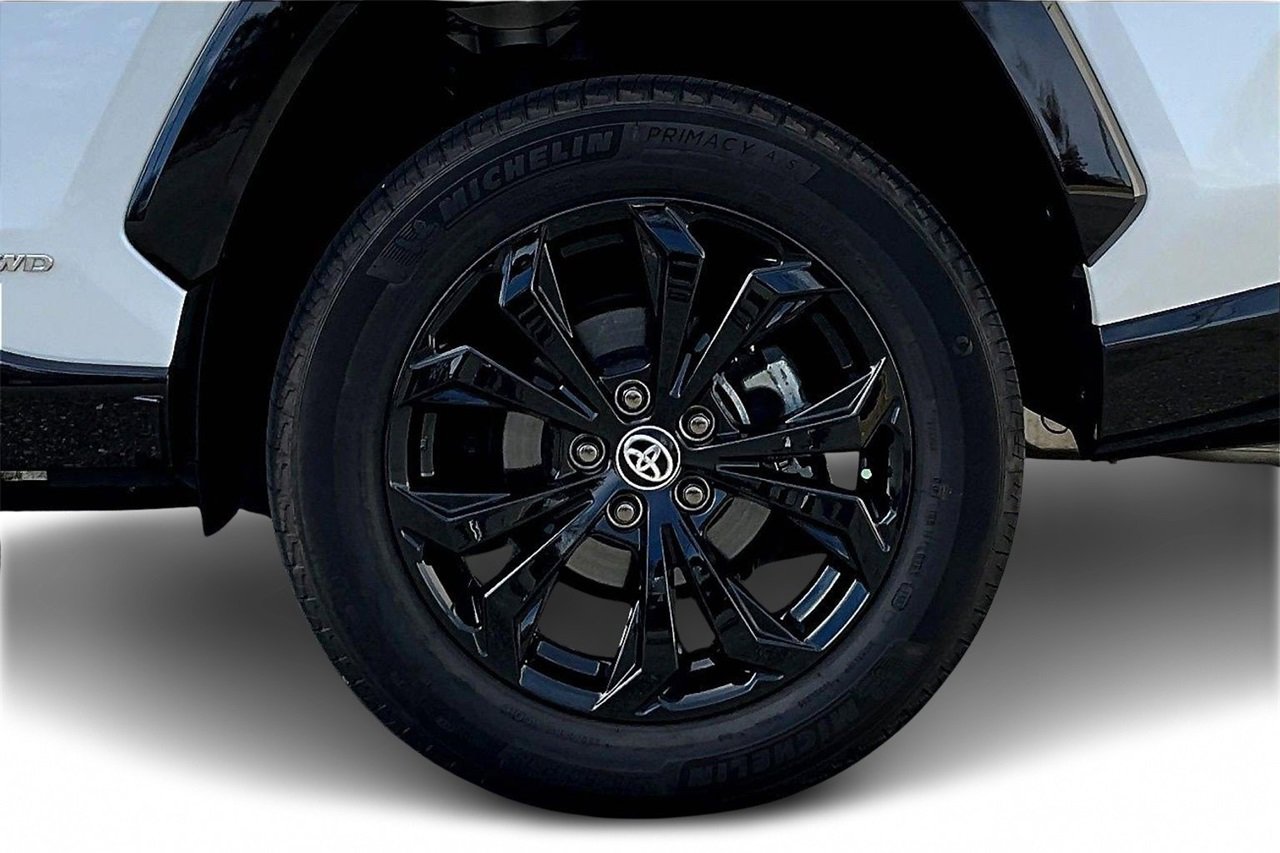 Used 2024 Toyota RAV4 XSE image 34