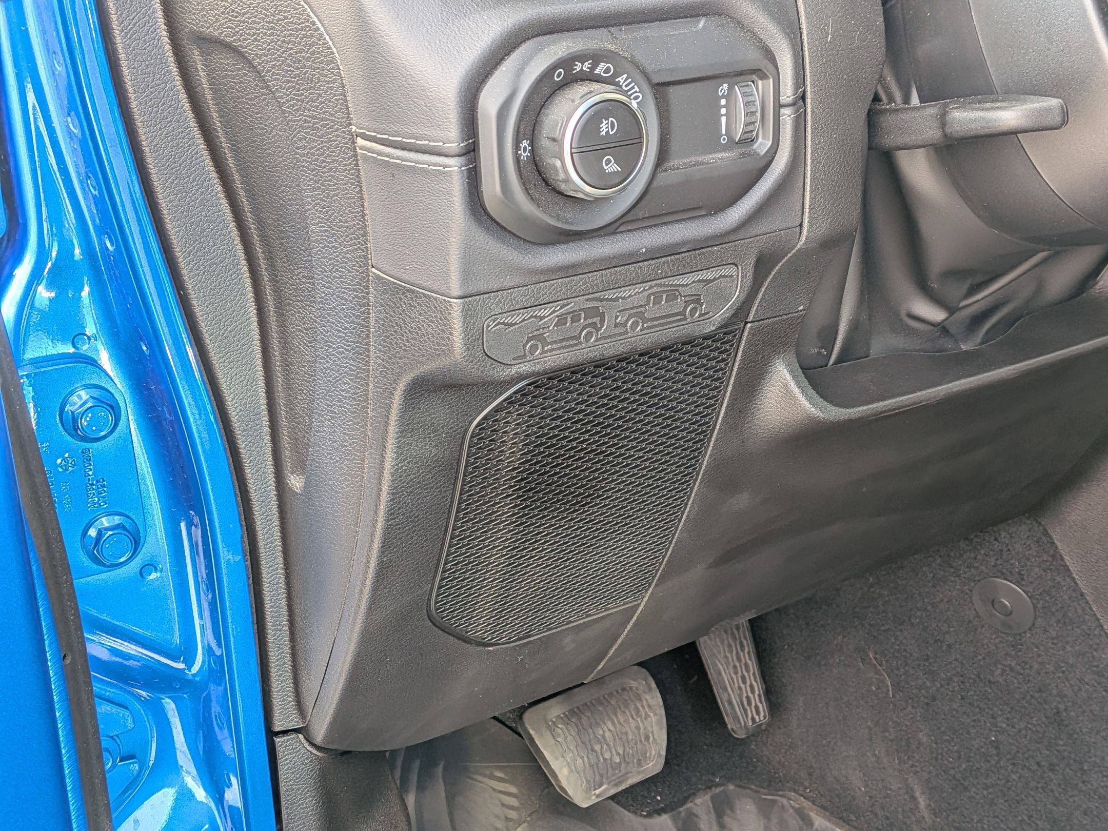 Used 2025 Jeep Gladiator Mojave w/ Convenience Group image 17