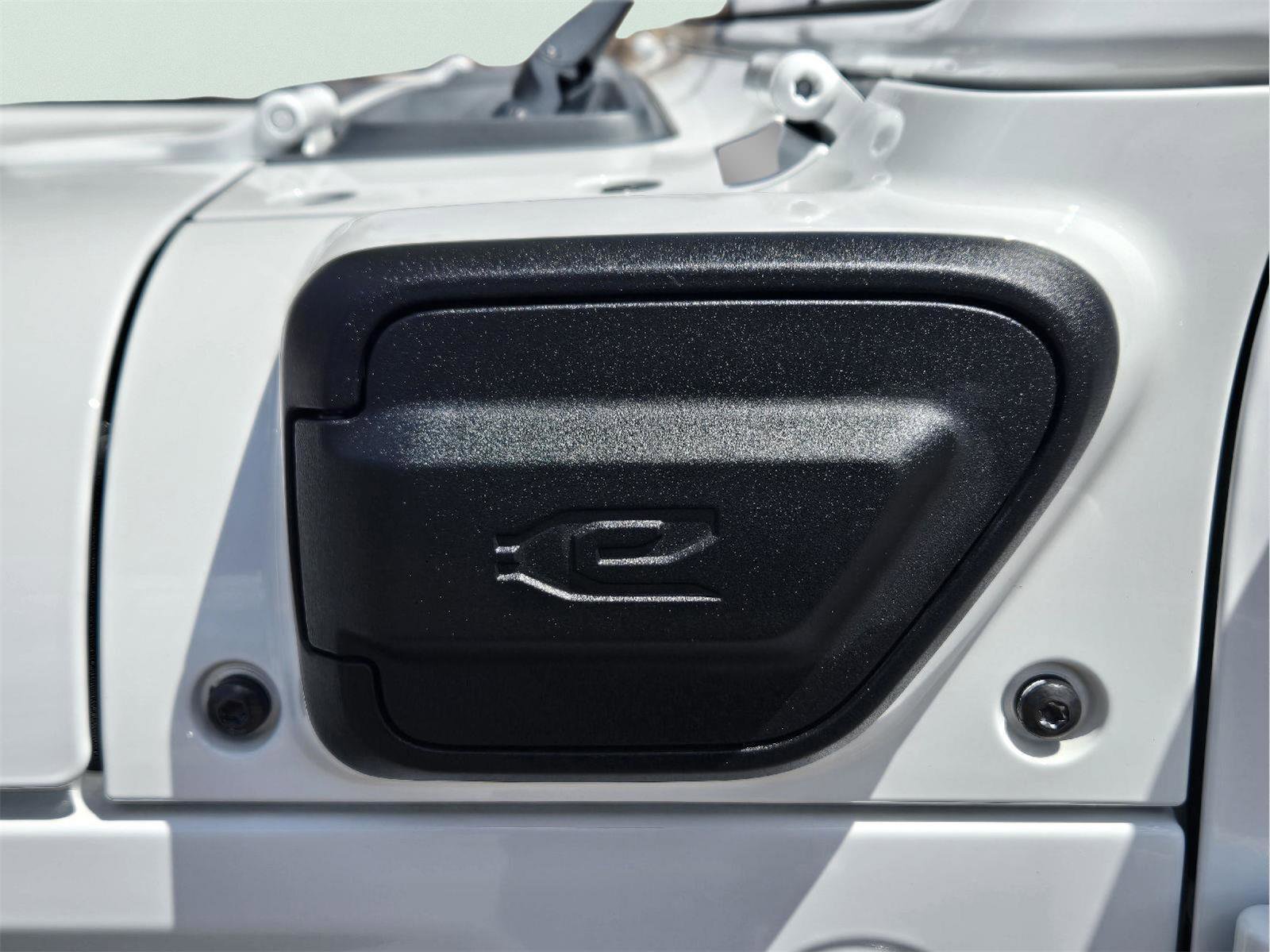 Used 2023 Jeep Wrangler Unlimited Rubicon 4xe AWD/4WD image 12