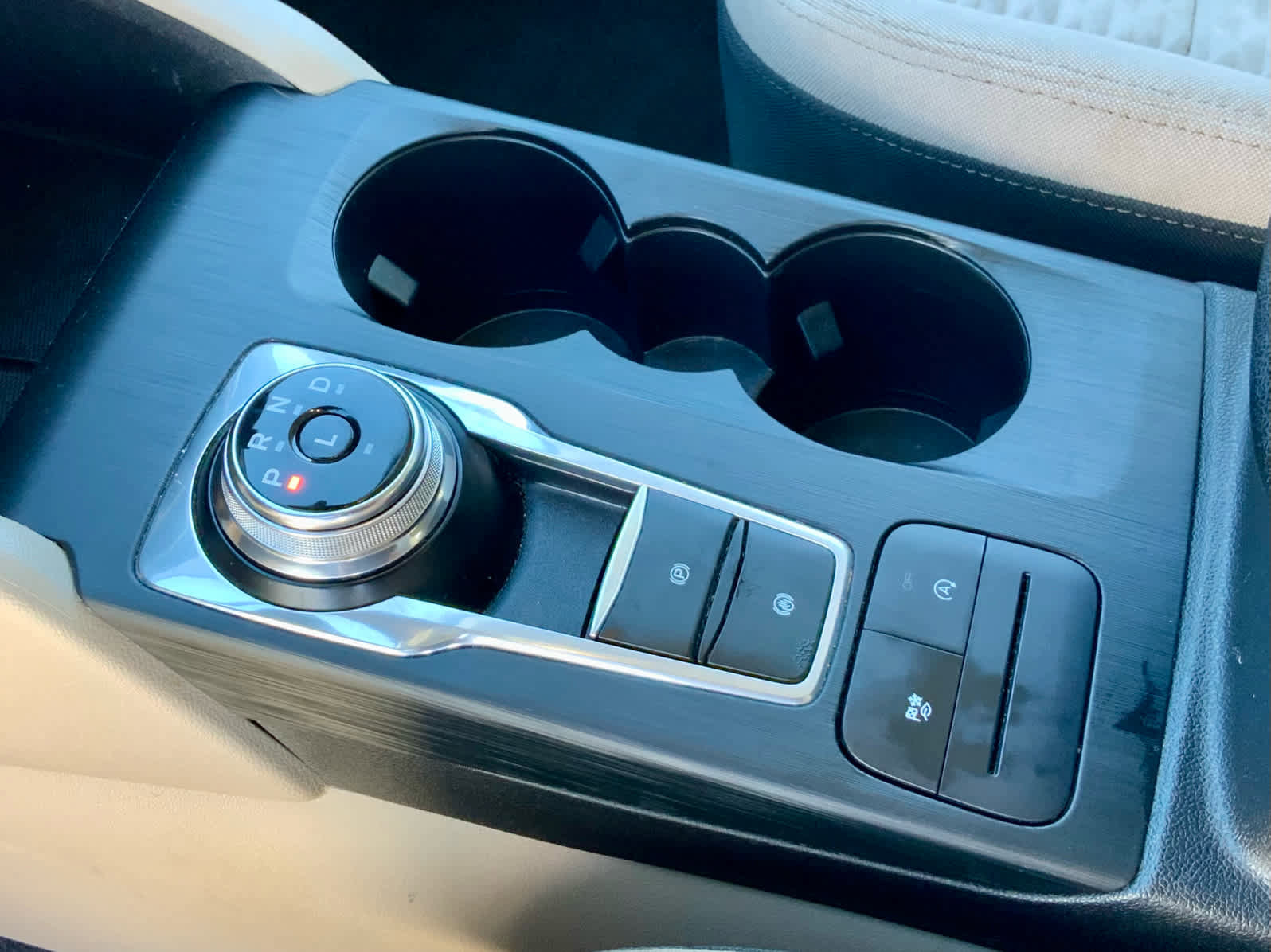 Used 2021 Ford Escape SE image 45