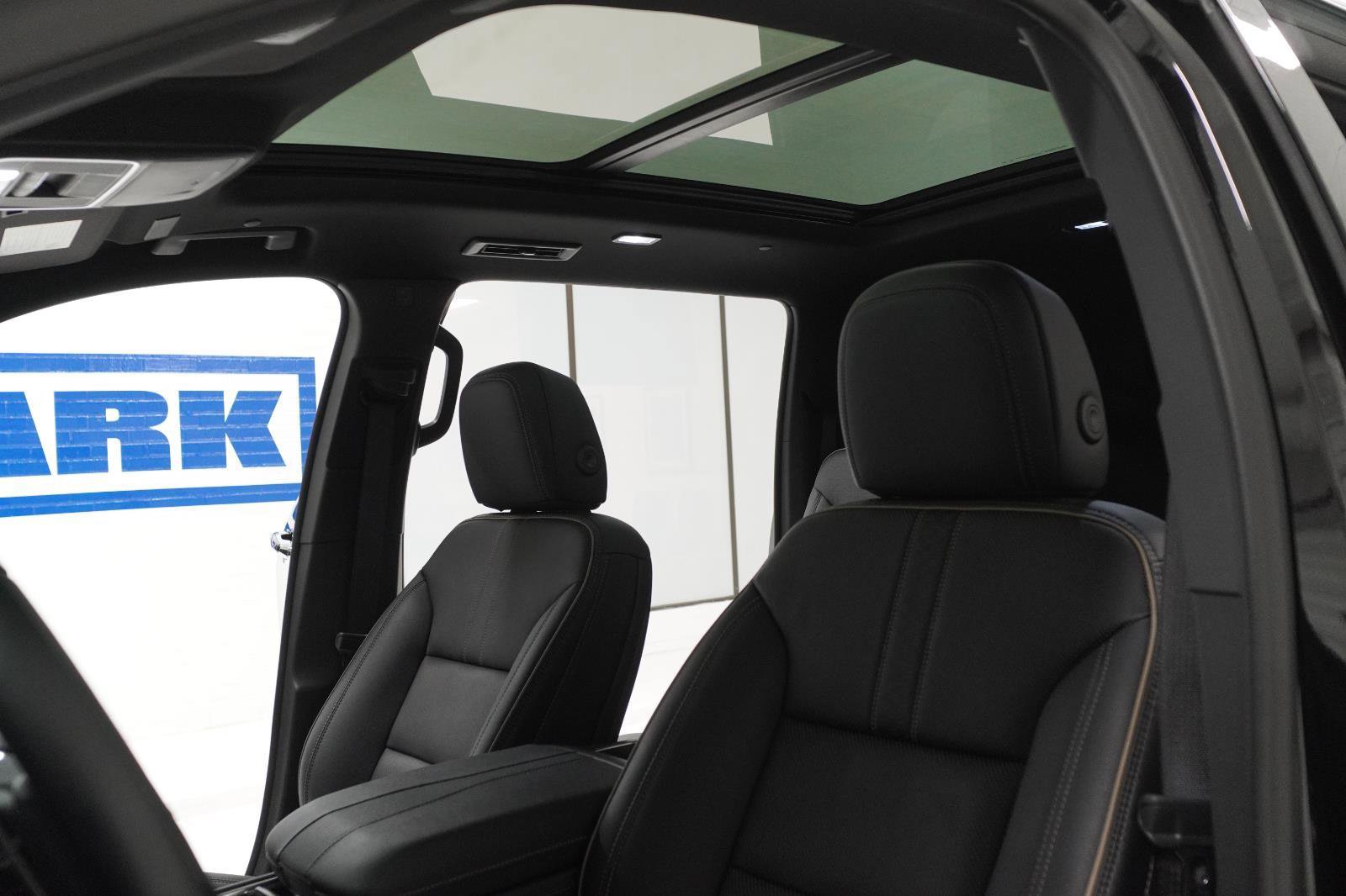 Used 2026 Chevrolet Traverse High Country w/ LPO, Floor Liner Package FWD image 19
