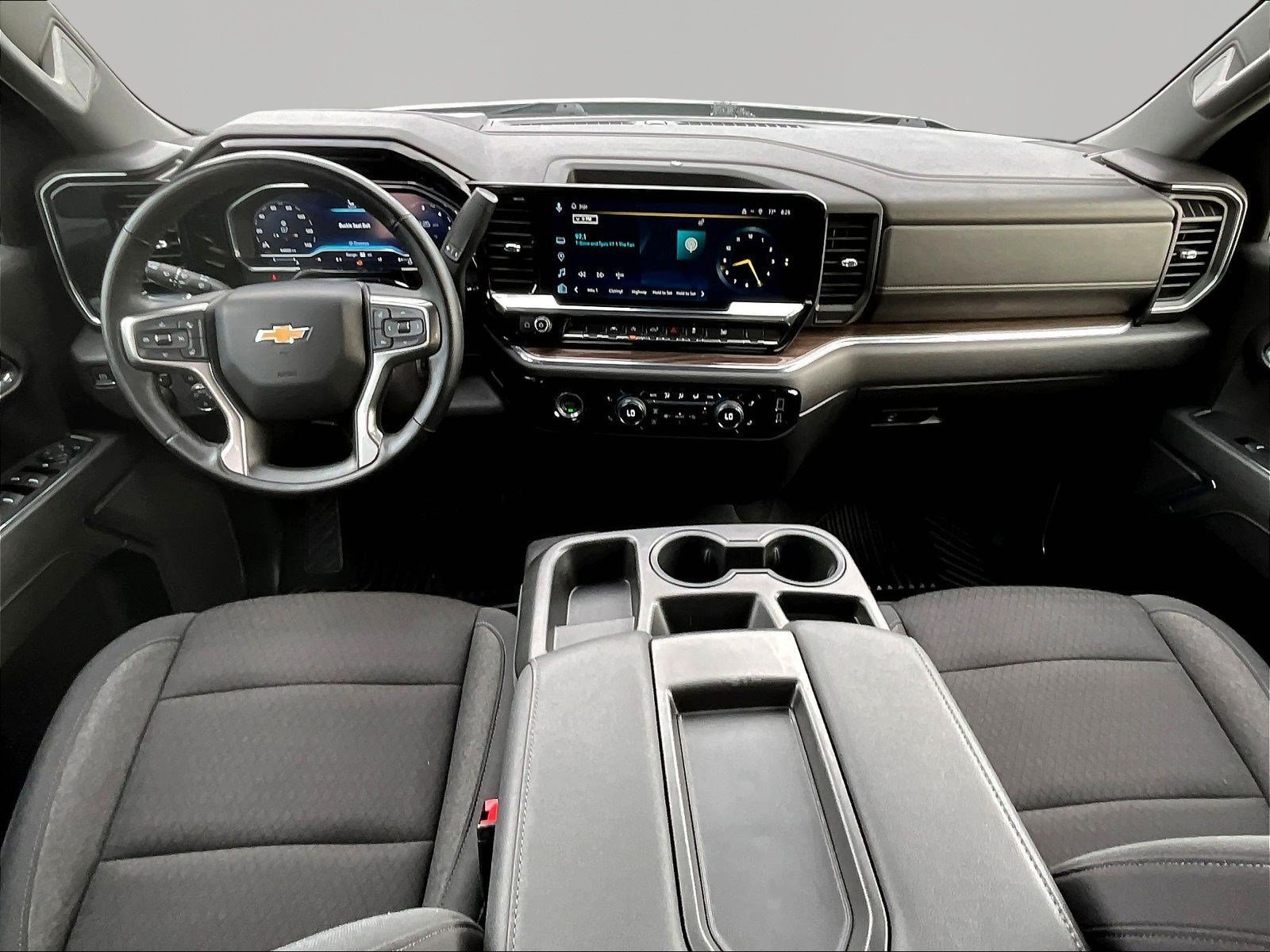 Used 2024 Chevrolet Silverado 1500 LT AWD/4WD image 7