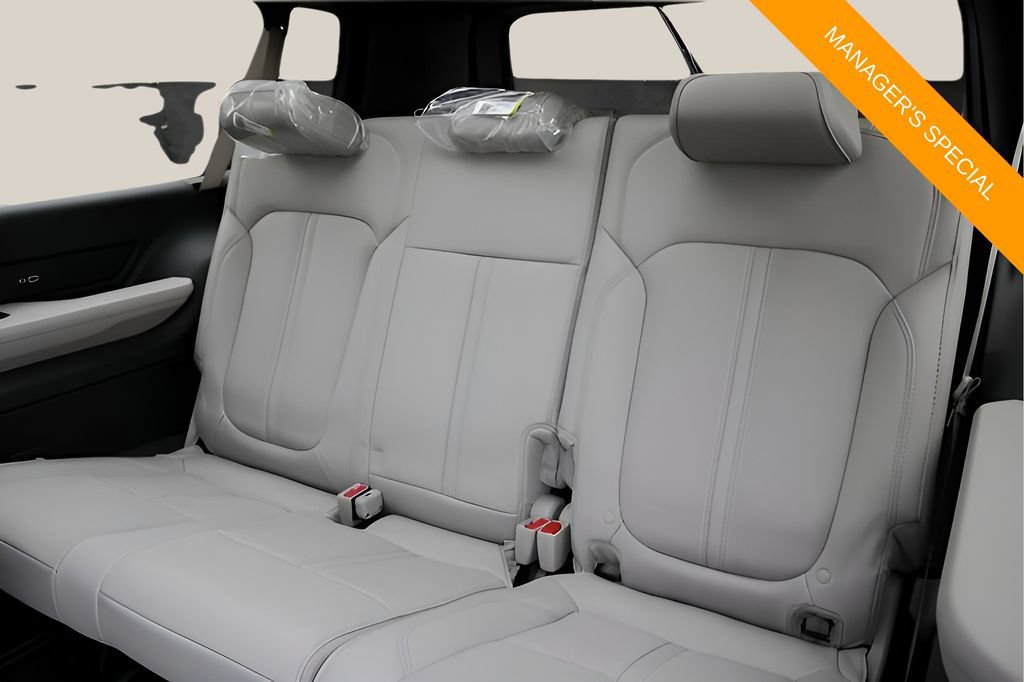 New 2025 Jeep Wagoneer L Series II AWD/4WD image 17