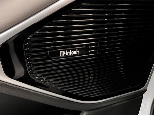 Used 2023 Jeep Wagoneer Series III w/ Premium Group I AWD/4WD image 16