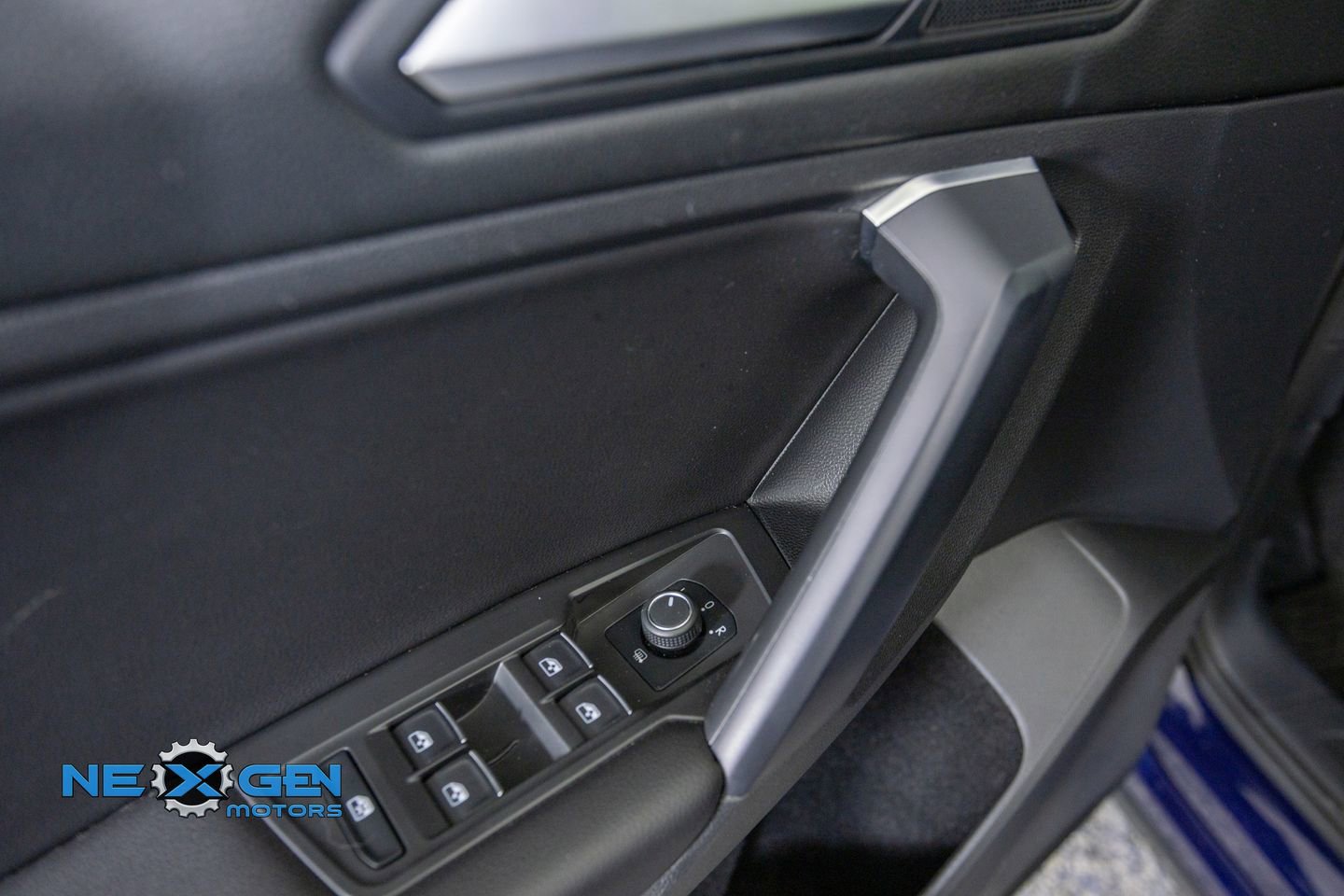 Used 2021 Volkswagen Tiguan SE FWD image 12