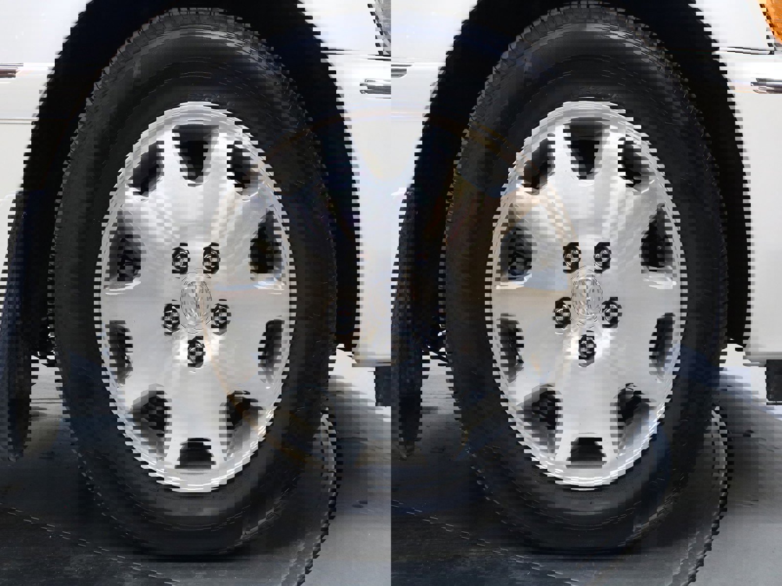 Used 2004 Acura RL w/Navigation System image 29