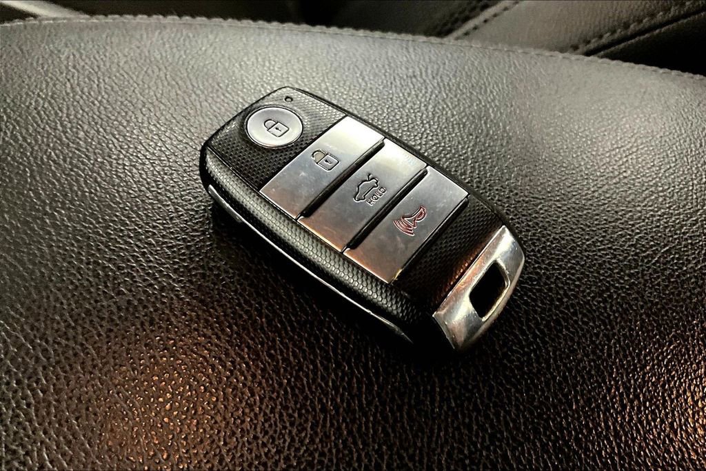 Used 2019 Kia Optima S image 33