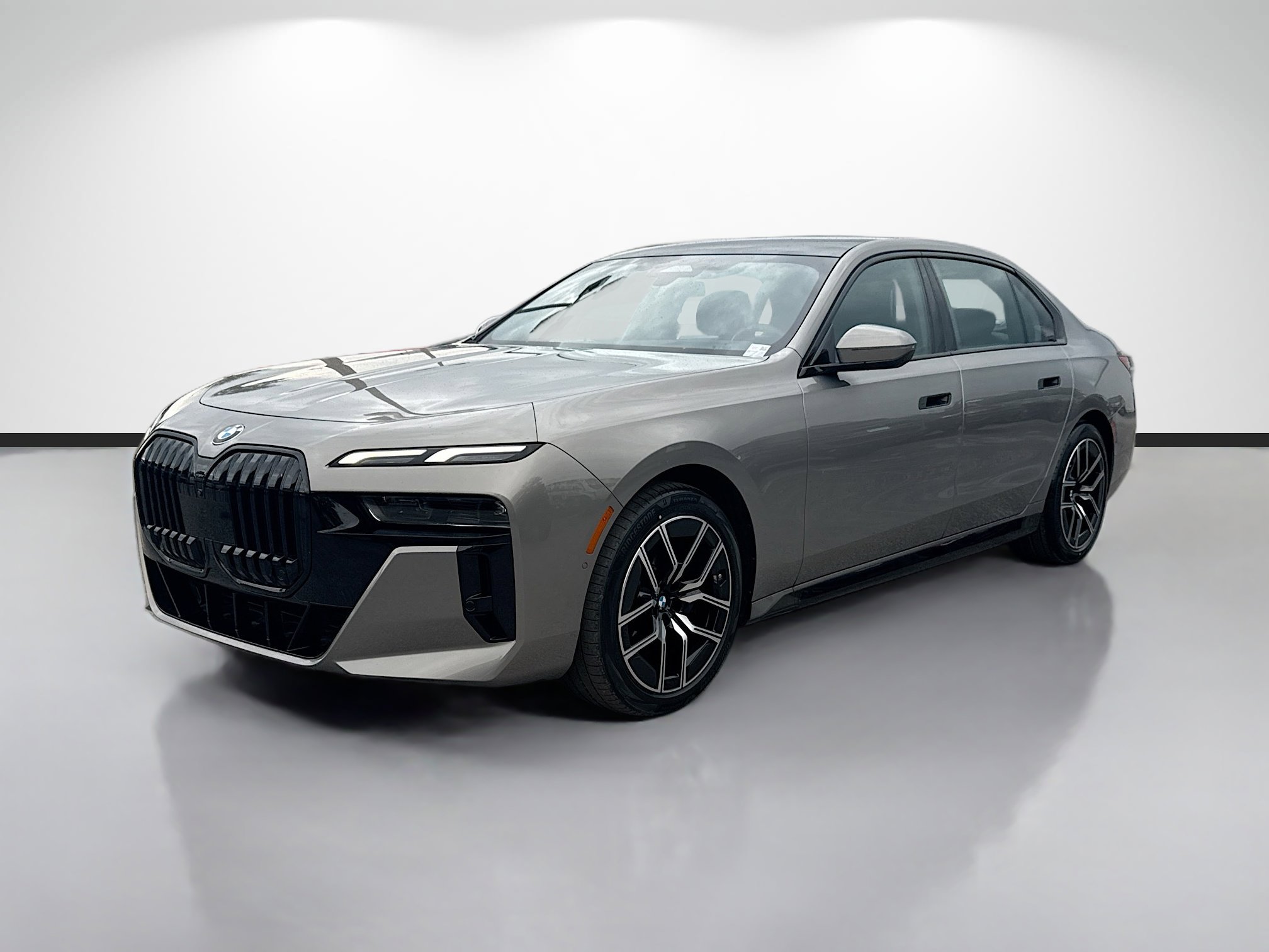Certified 2023 BMW 740i w/ Parking Assistance Package RWD image 7
