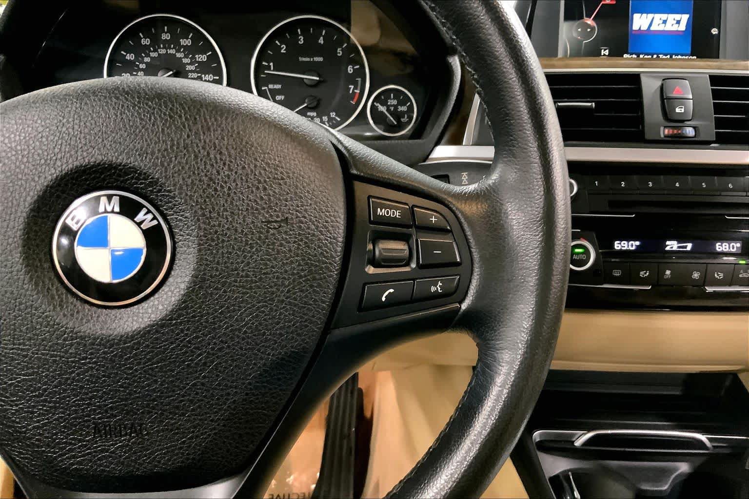 Used 2016 BMW 320i xDrive Sedan AWD/4WD image 25