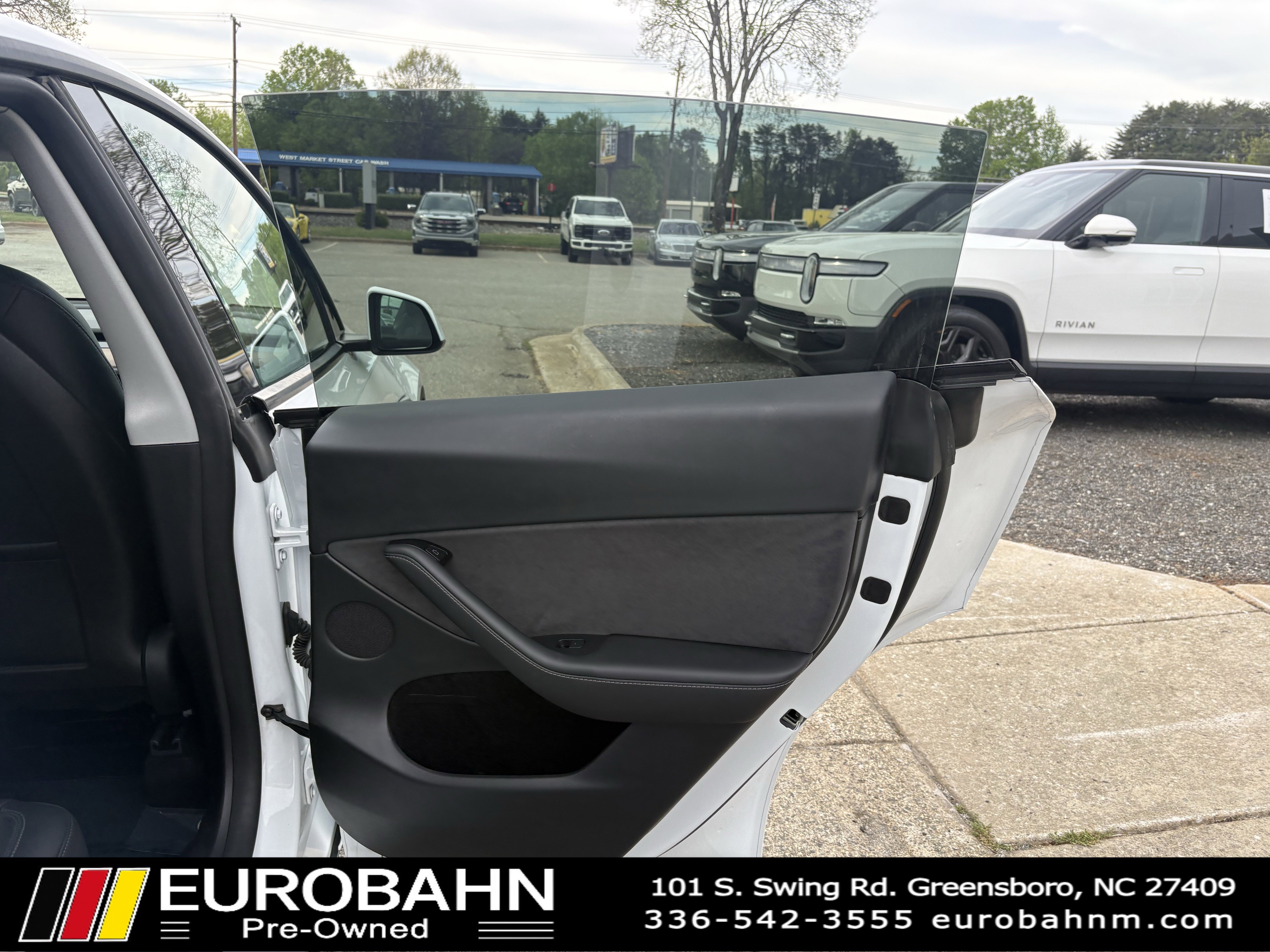 Used 2024 Tesla Model Y Performance image 11