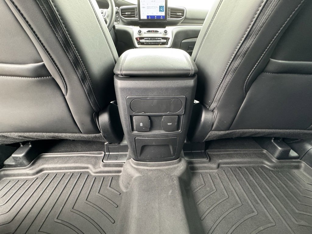 Used 2022 Ford Explorer XLT w/ Equipment Group 202A image 17