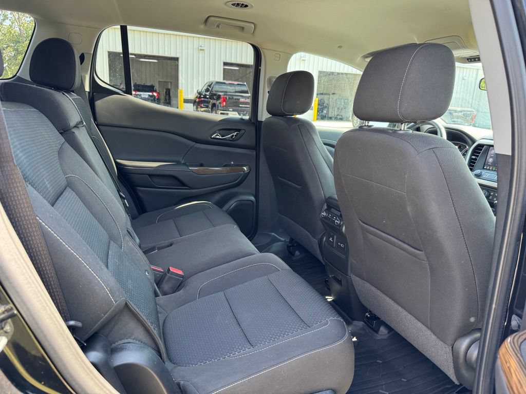 Used 2023 GMC Acadia SLE w/ Driver Convenience Package FWD image 14