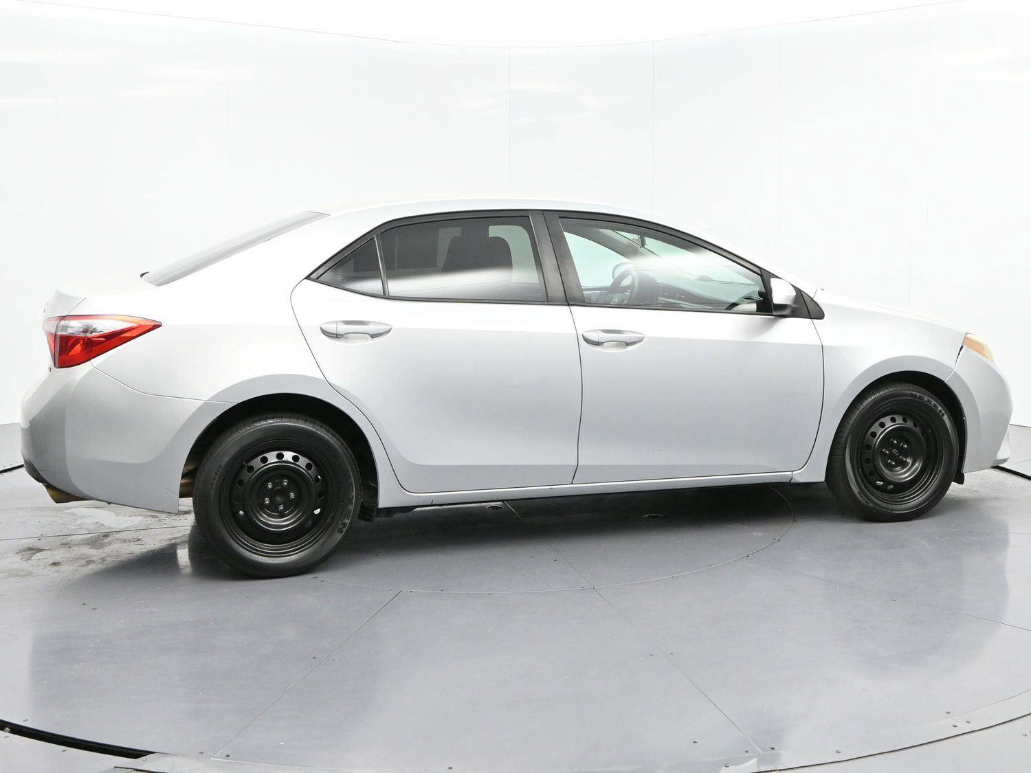 Used 2016 Toyota Corolla LE image 8