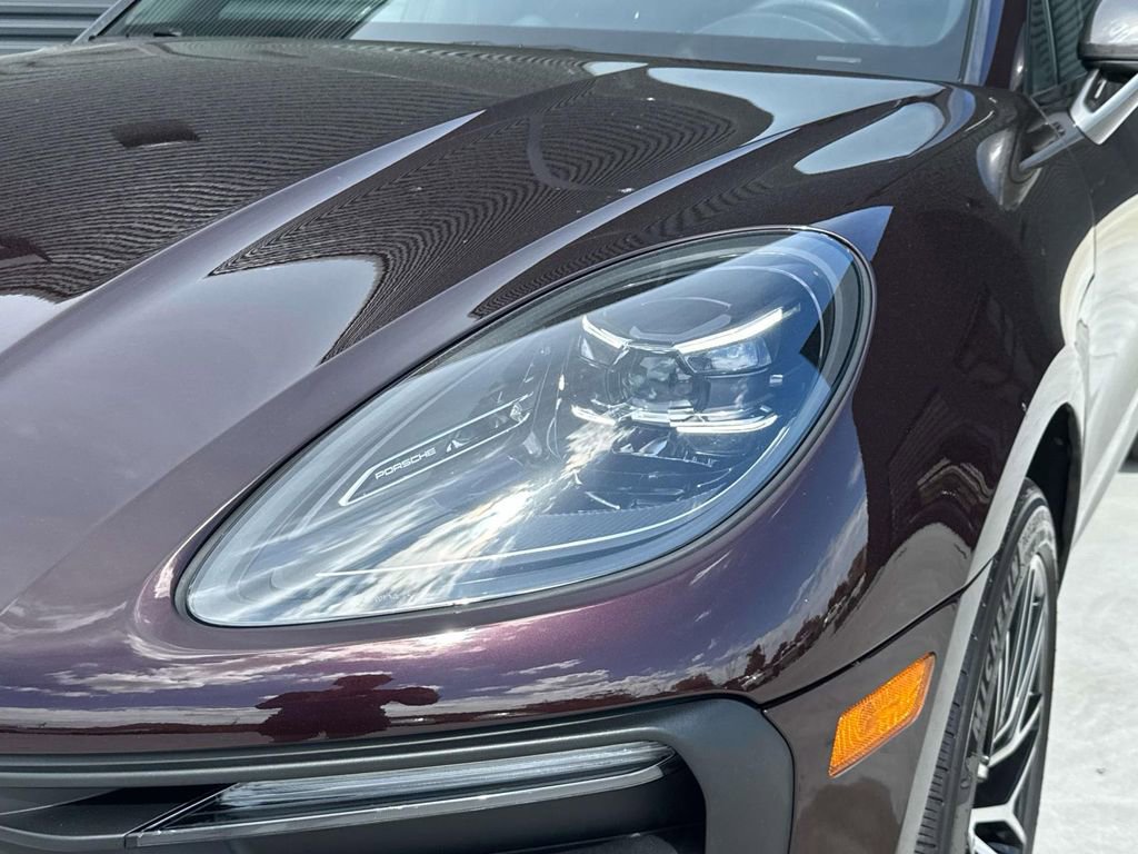 Used 2023 Porsche Macan Turbo image 7