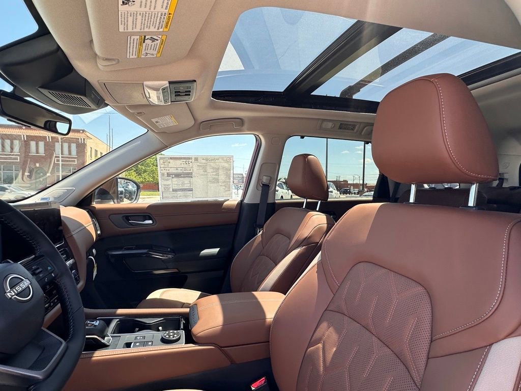 New 2026 Nissan Pathfinder Platinum AWD/4WD image 13