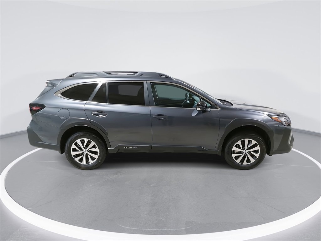 Used 2025 Subaru Outback Premium w/ Popular Package #1A image 4