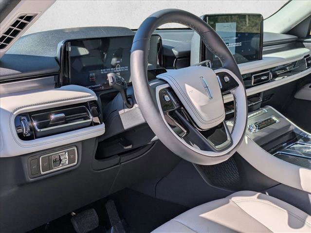New 2026 Lincoln Aviator 2WD image 3