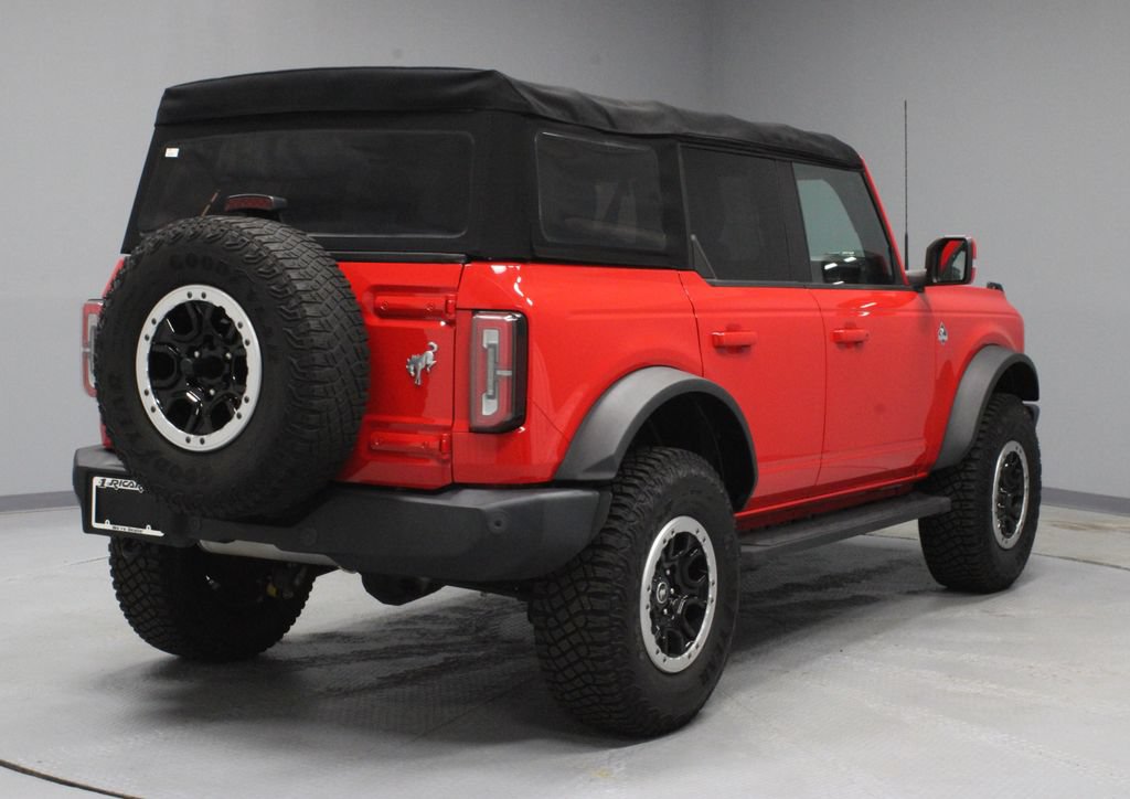Certified 2022 Ford Bronco Outer Banks w/ Sasquatch Package AWD/4WD image 11