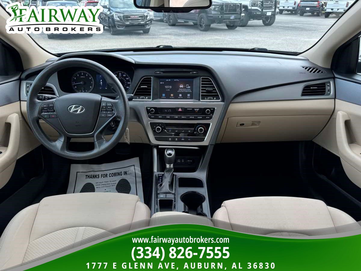 Used 2017 Hyundai Sonata SE FWD image 15
