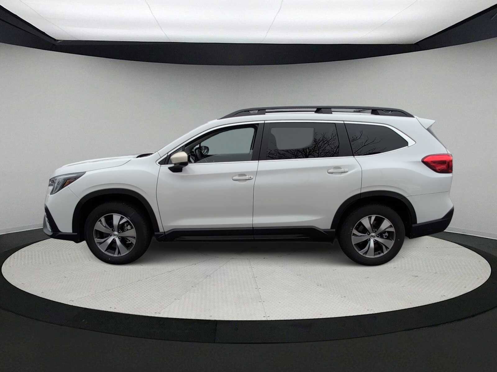 Used 2025 Subaru Ascent Premium image 5