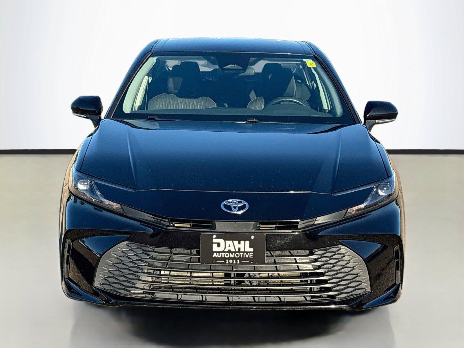 Used 2025 Toyota Camry LE FWD image 3