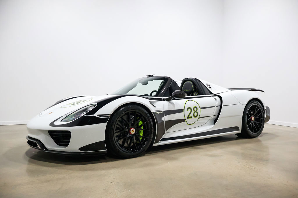 Used 2015 Porsche 918 Spyder image 11