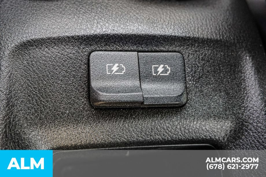 Used 2022 Nissan Versa SV FWD image 40