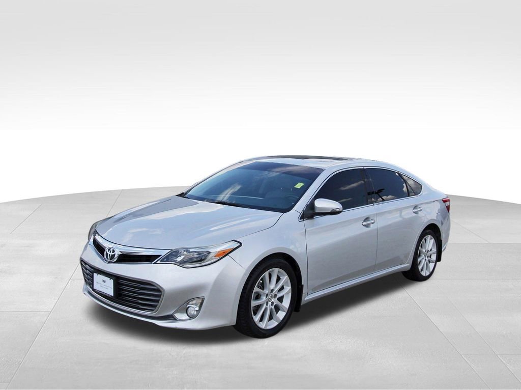 Used 2013 Toyota Avalon Limited FWD image 2