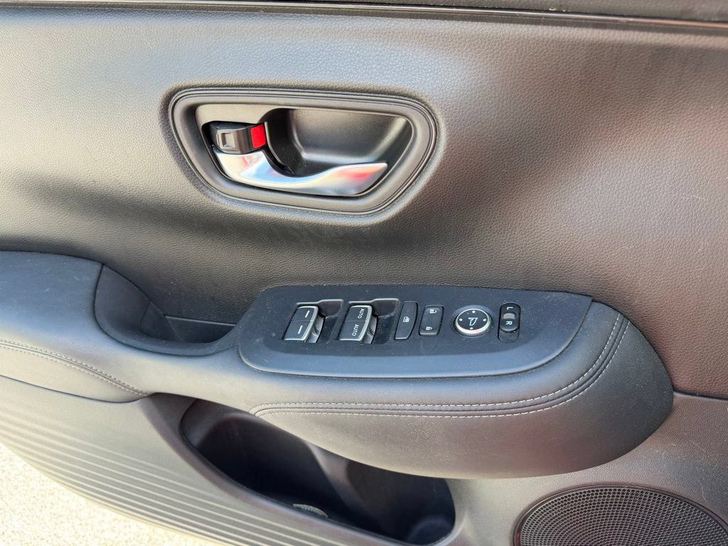 Used 2025 Honda HR-V EX-L image 31