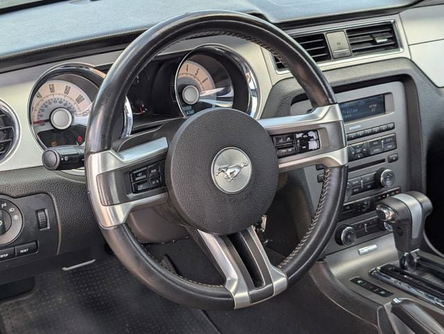 Used 2010 Ford Mustang Coupe RWD image 12
