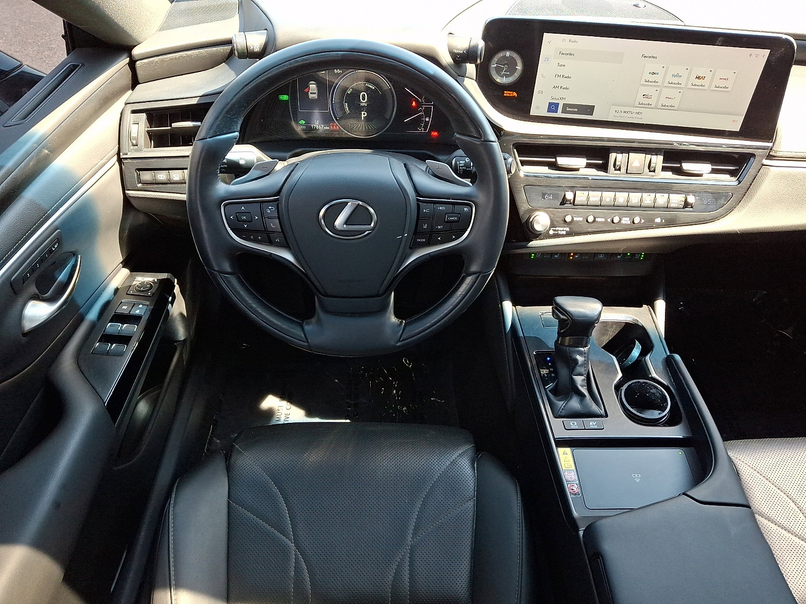 Used 2024 Lexus ES 300h w/ Technology Package image 11