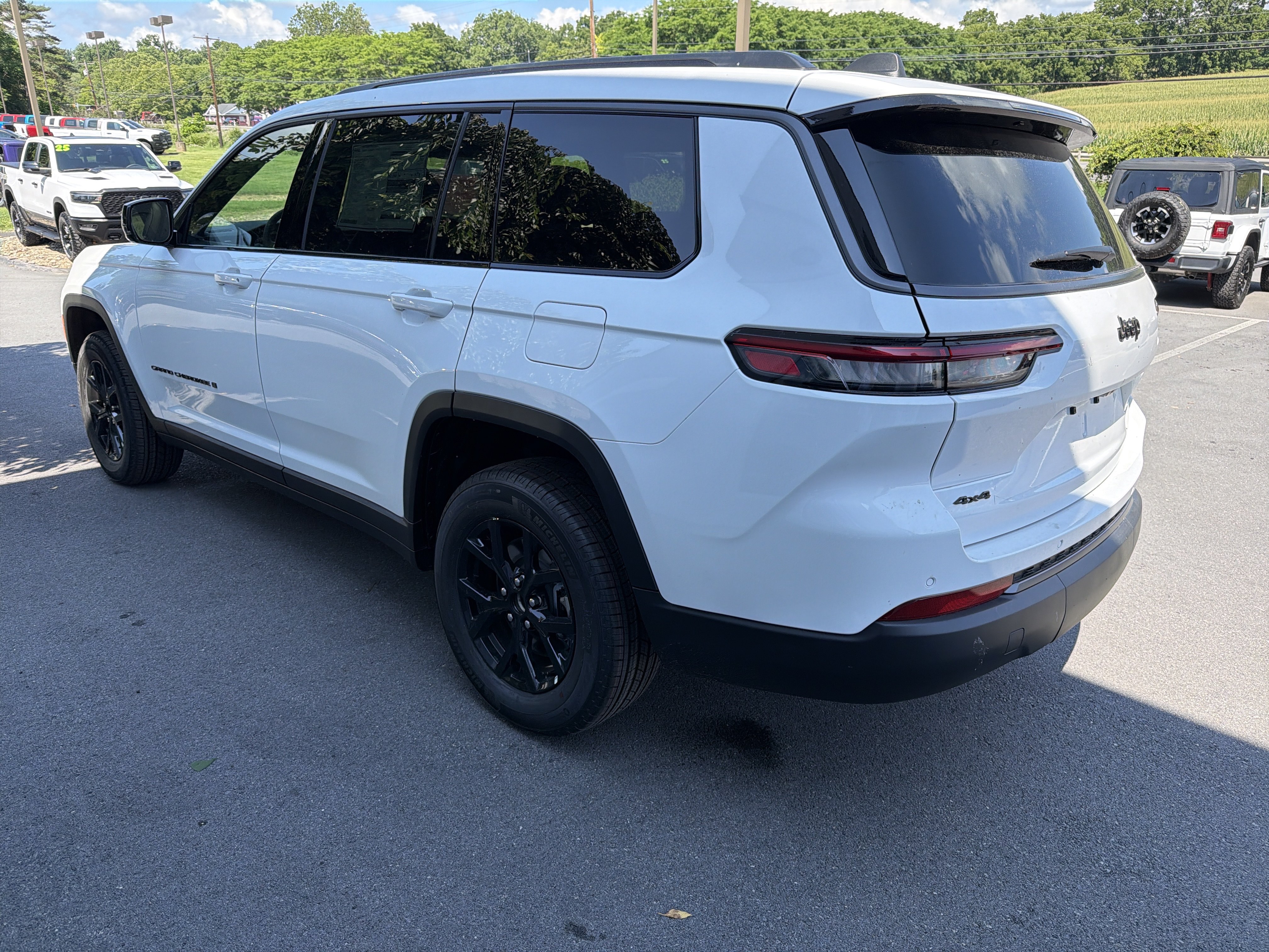 New 2026 Jeep Grand Cherokee L 4WD image 6