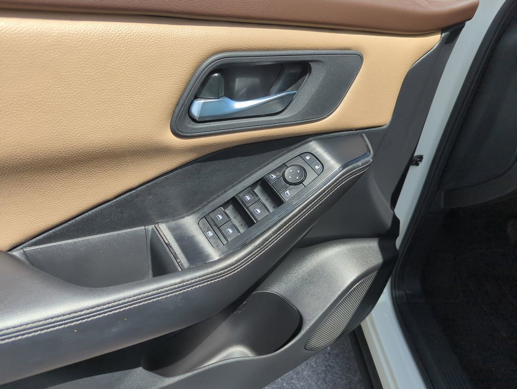 Used 2021 Nissan Rogue SV image 19