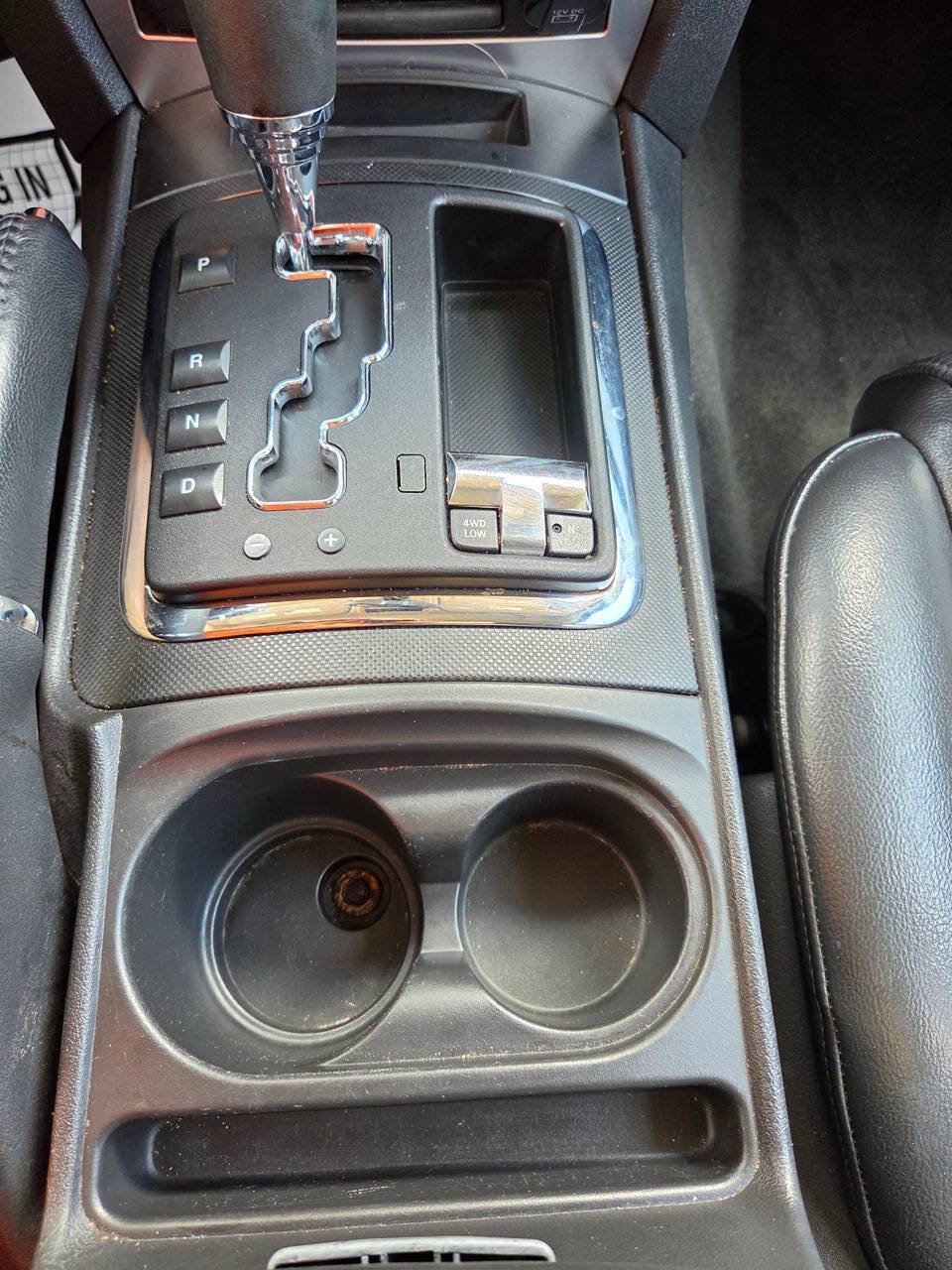 Used 2010 Jeep Commander Sport w/ Sun/Sound Group AWD/4WD image 27