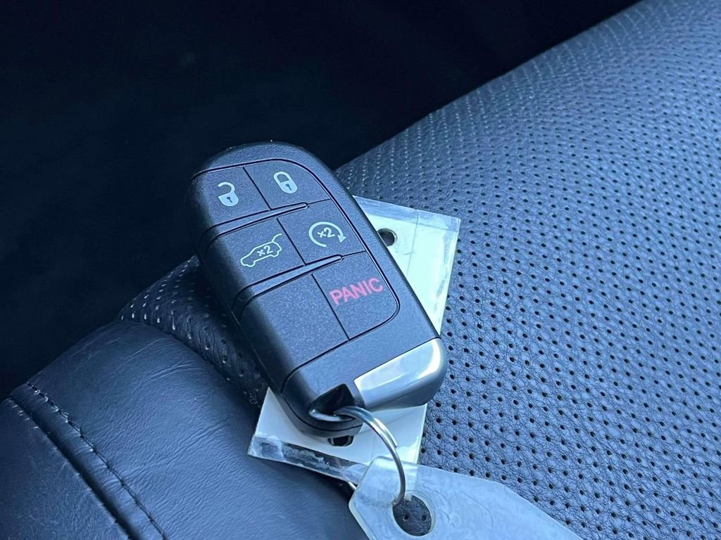 Used 2018 Jeep Grand Cherokee Summit image 38