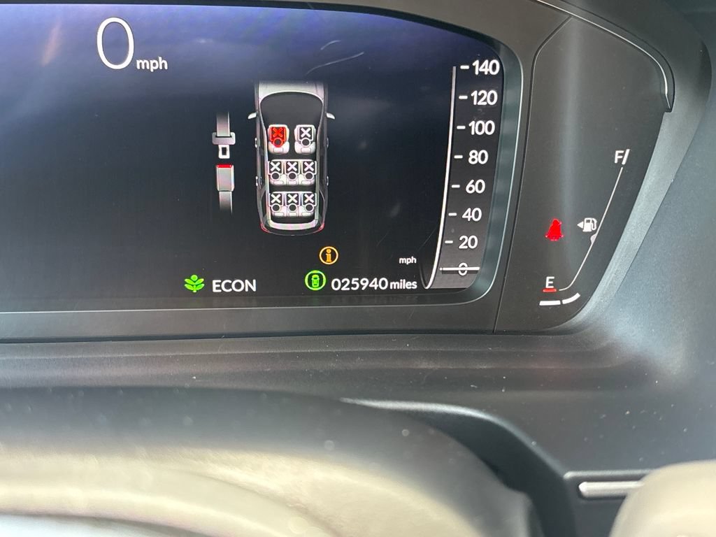 Used 2025 Honda Pilot Black Edition image 12