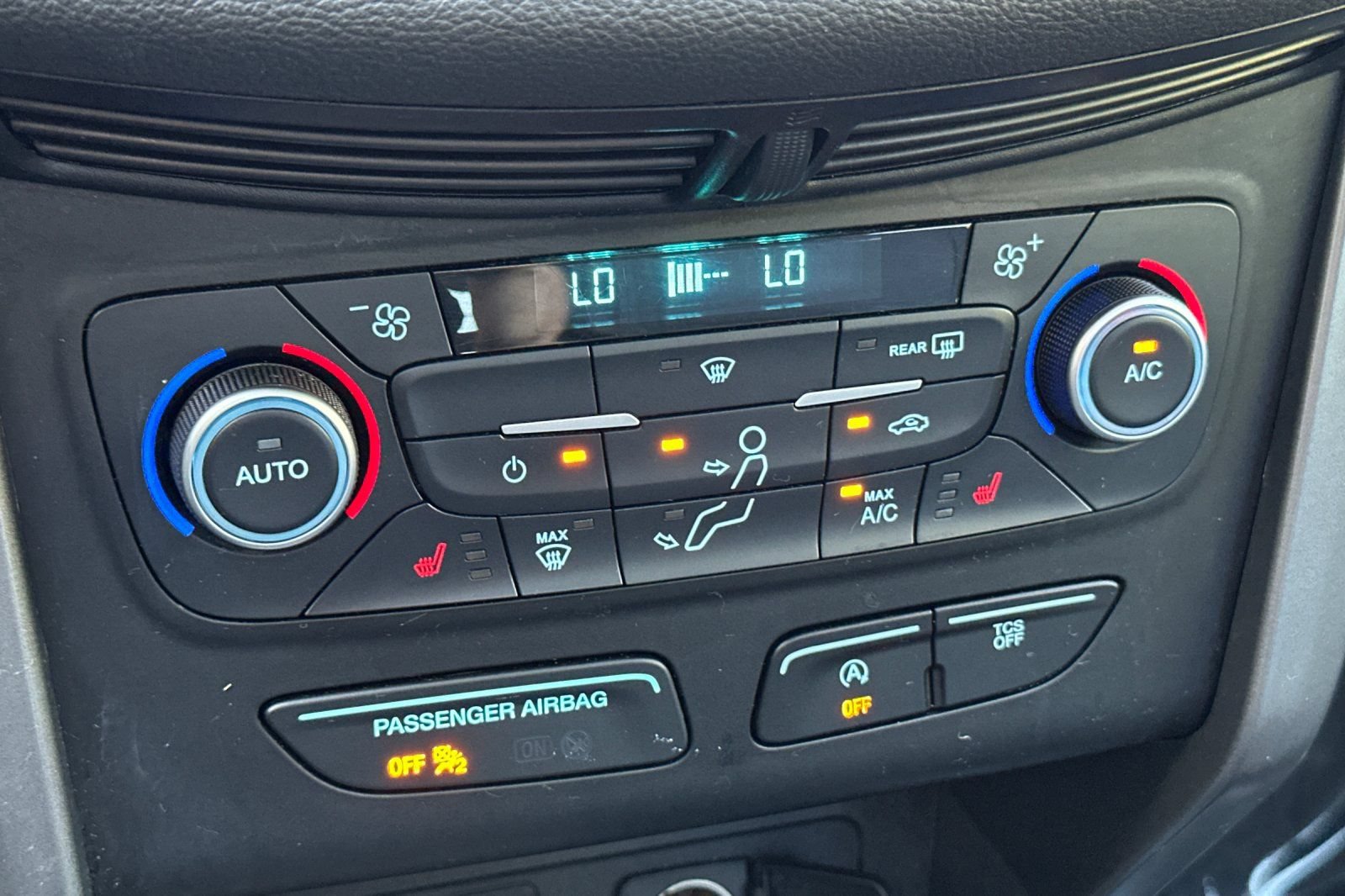 Used 2018 Ford Escape SEL w/ Ford Safe & Smart Package AWD/4WD image 20