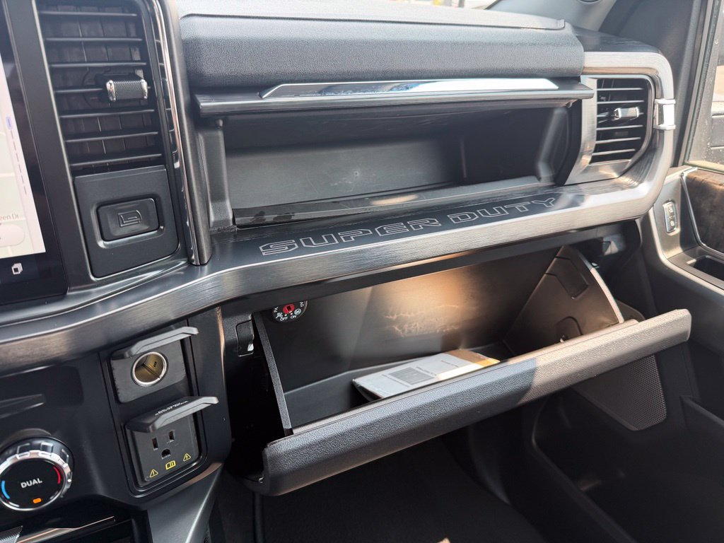 Used 2025 Ford F250 Lariat AWD/4WD image 40